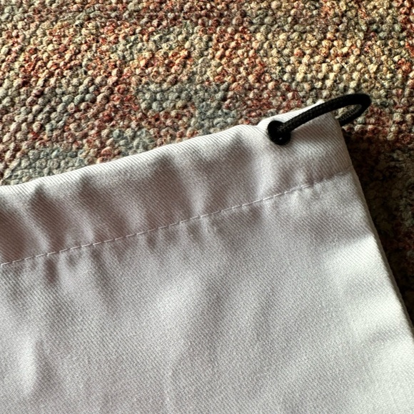 GIVENCHY drawstring 15 X 15 - Picture 5 of 11